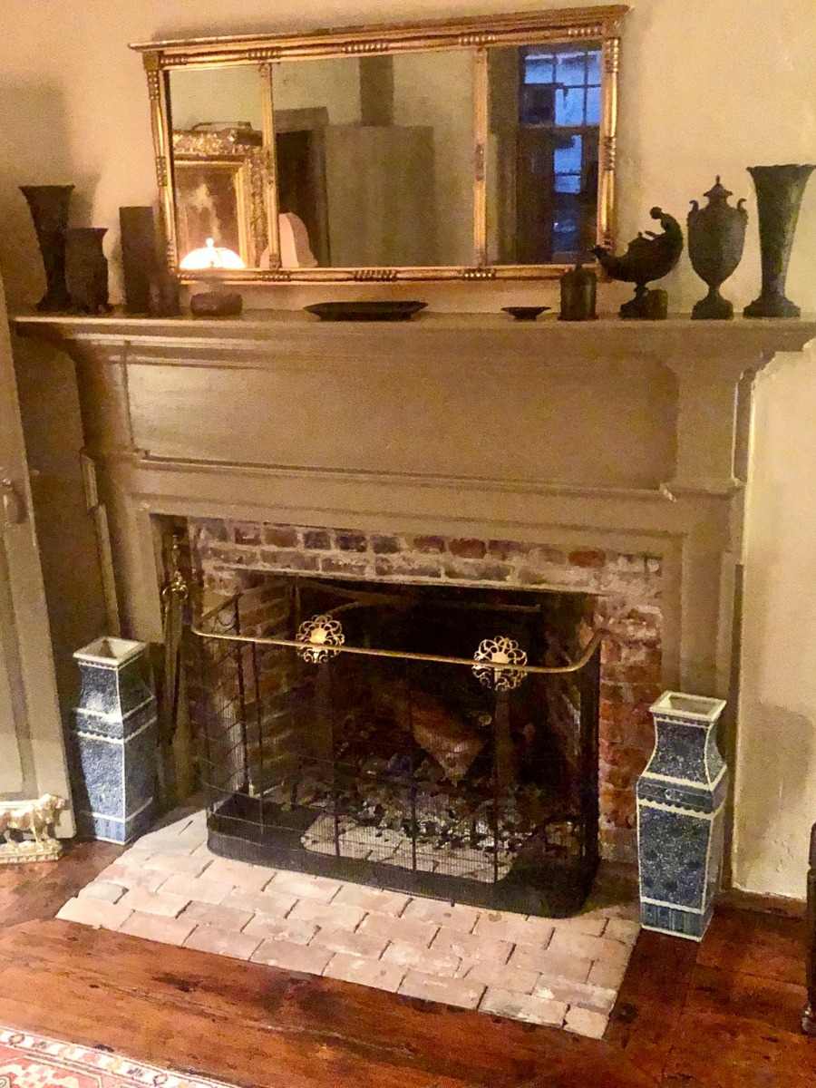 Fireplace accessories for the wood-burning stove